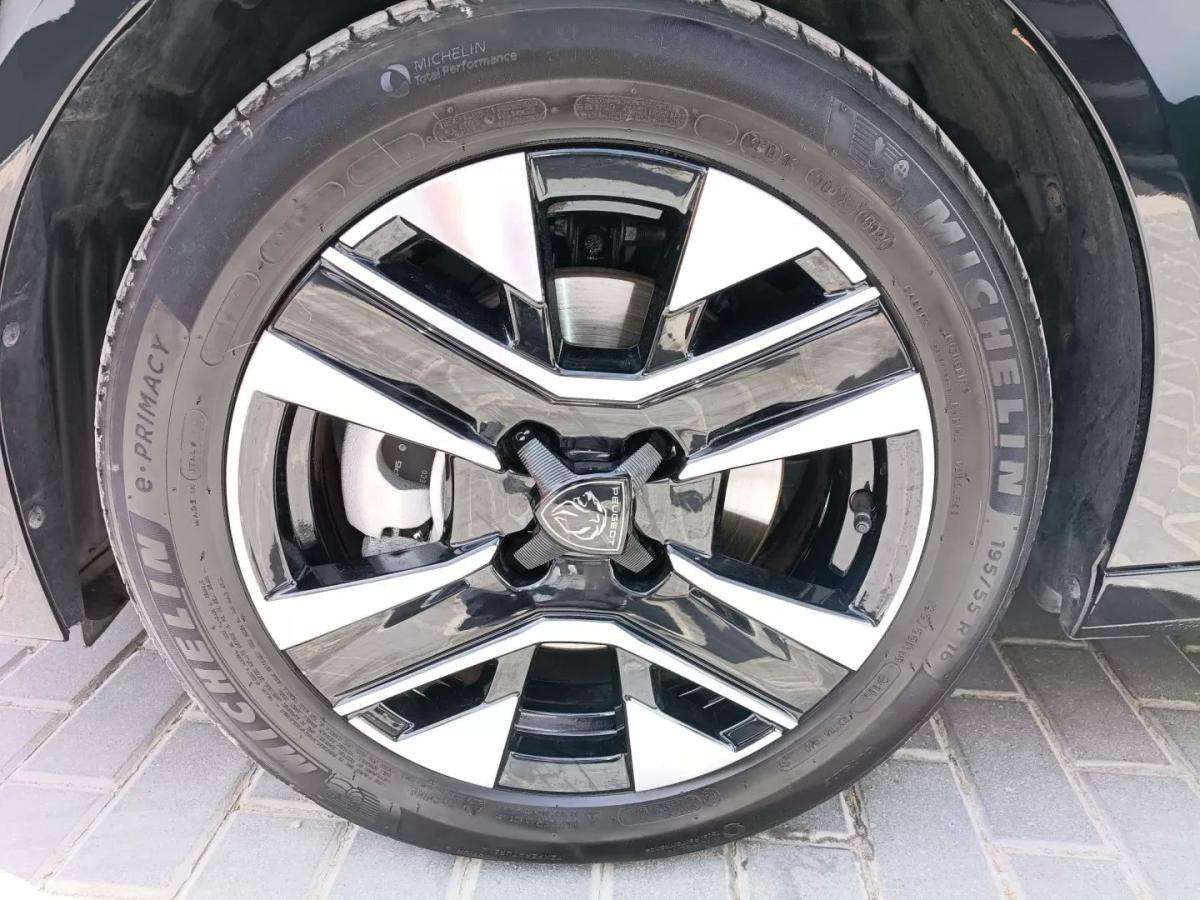 peugeot-208-2025-gasolina-1199cc
