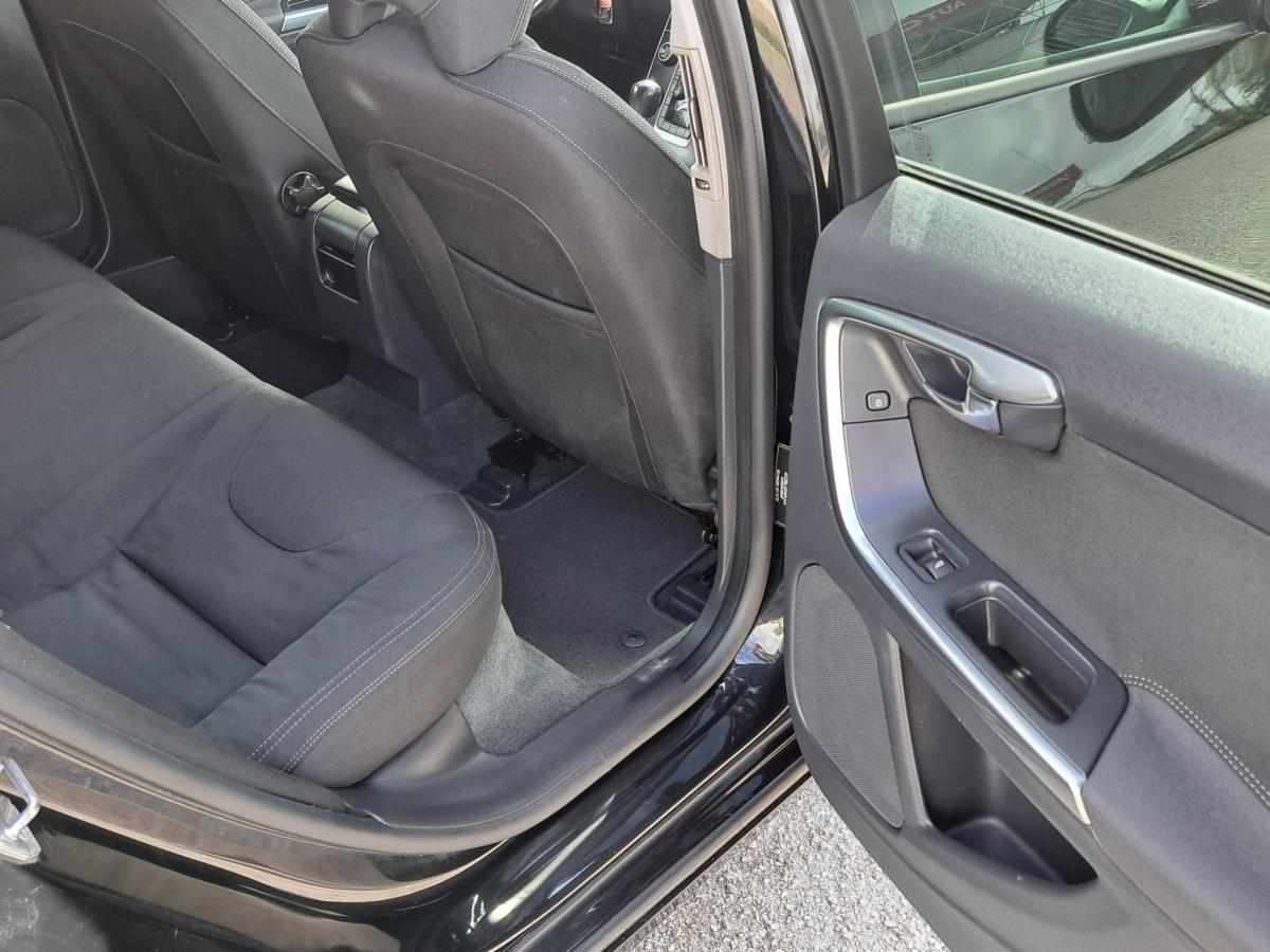 volvo-v60-1-6-d2-2013-diesel-1560cc