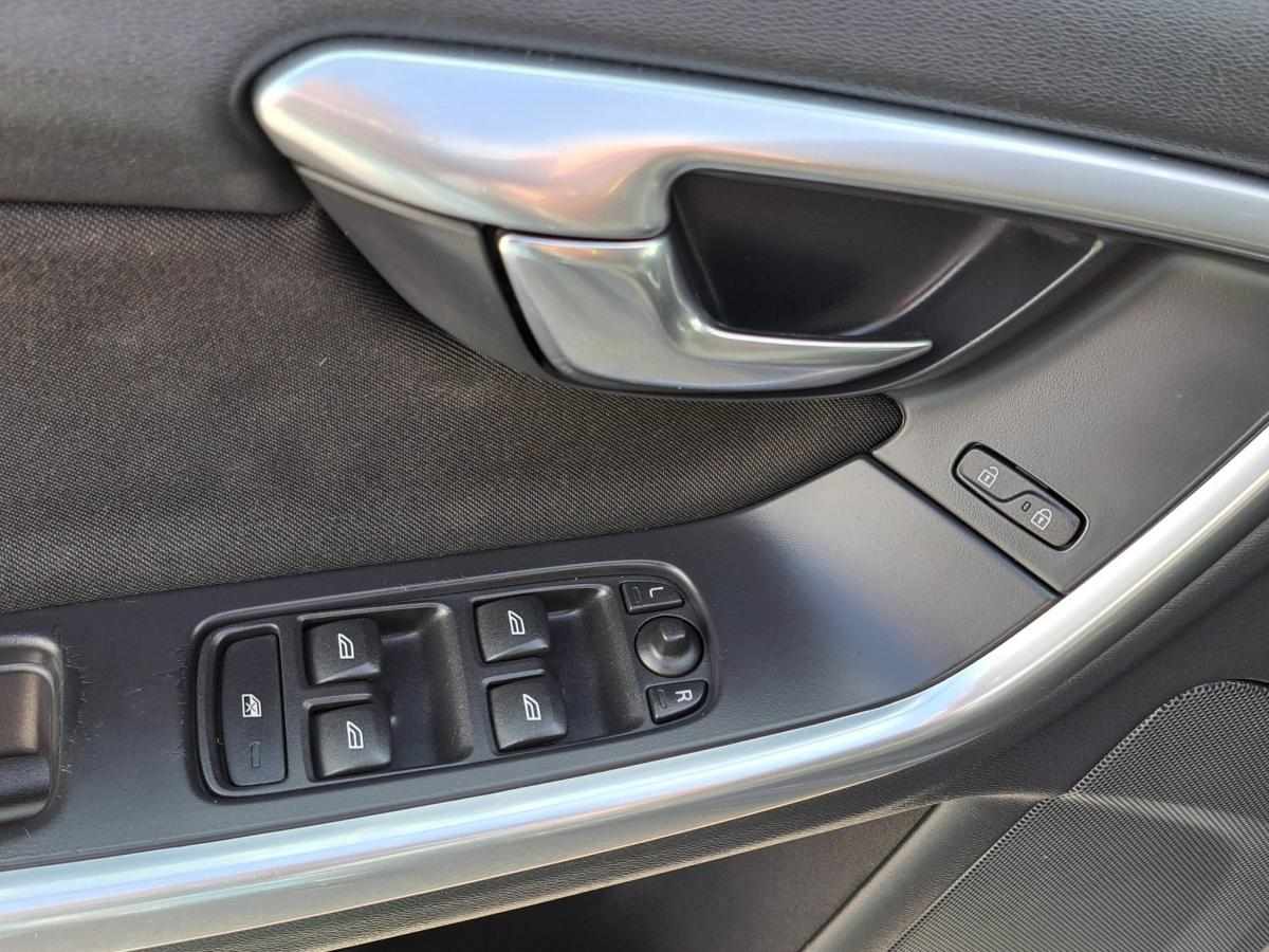 volvo-v60-1-6-d2-2013-diesel-1560cc