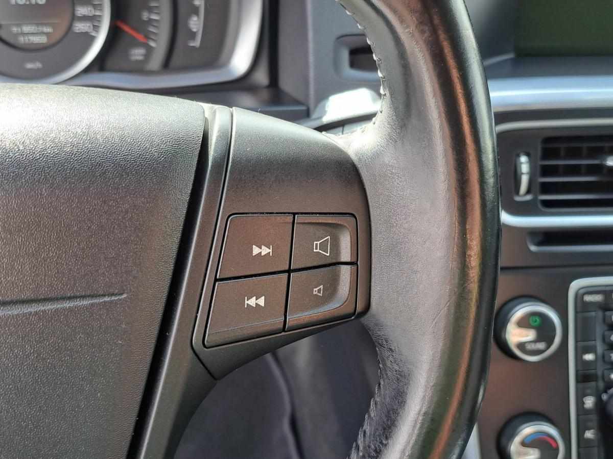 volvo-v60-1-6-d2-2013-diesel-1560cc