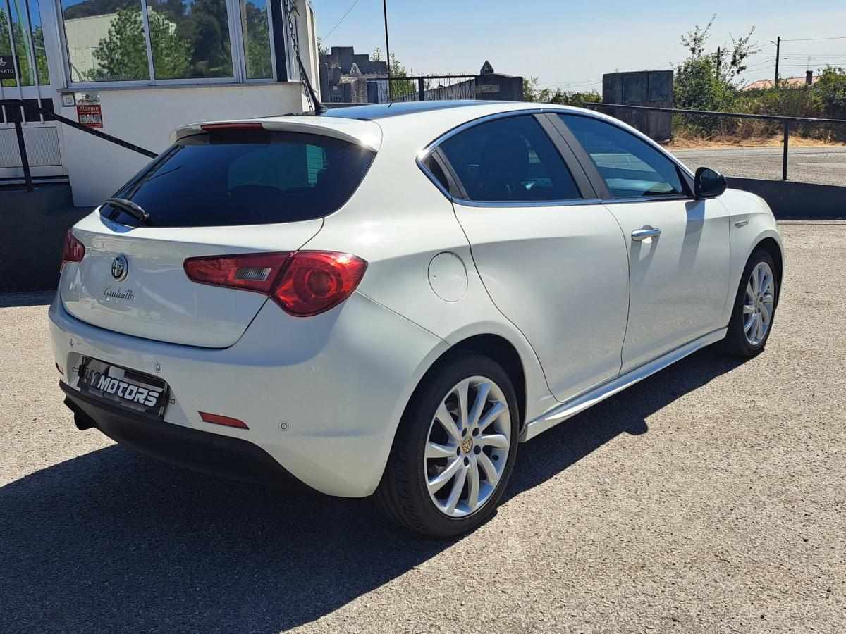 alfa-romeo-giulietta-1-6-jtdm-16v-2012-diesel-1598cc