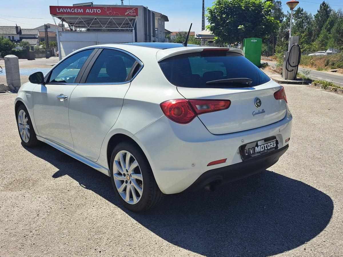 alfa-romeo-giulietta-1-6-jtdm-16v-2012-diesel-1598cc