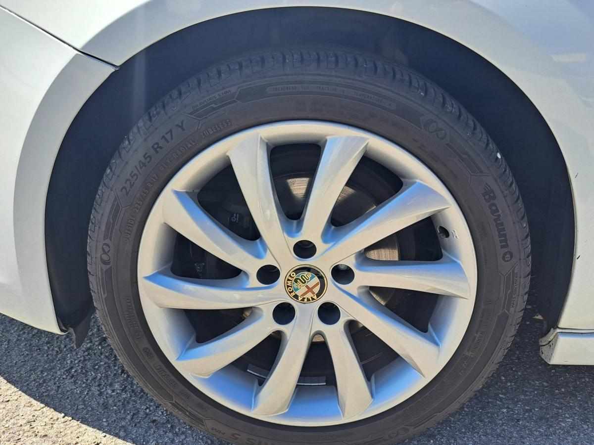 alfa-romeo-giulietta-1-6-jtdm-16v-2012-diesel-1598cc