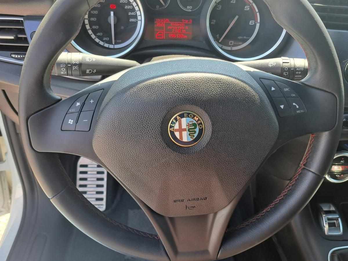 alfa-romeo-giulietta-1-6-jtdm-16v-2012-diesel-1598cc