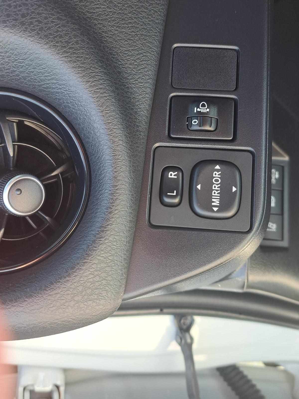 toyota-yaris-hybrid-1-5-vvt-i-2018-gasolina-1497cc