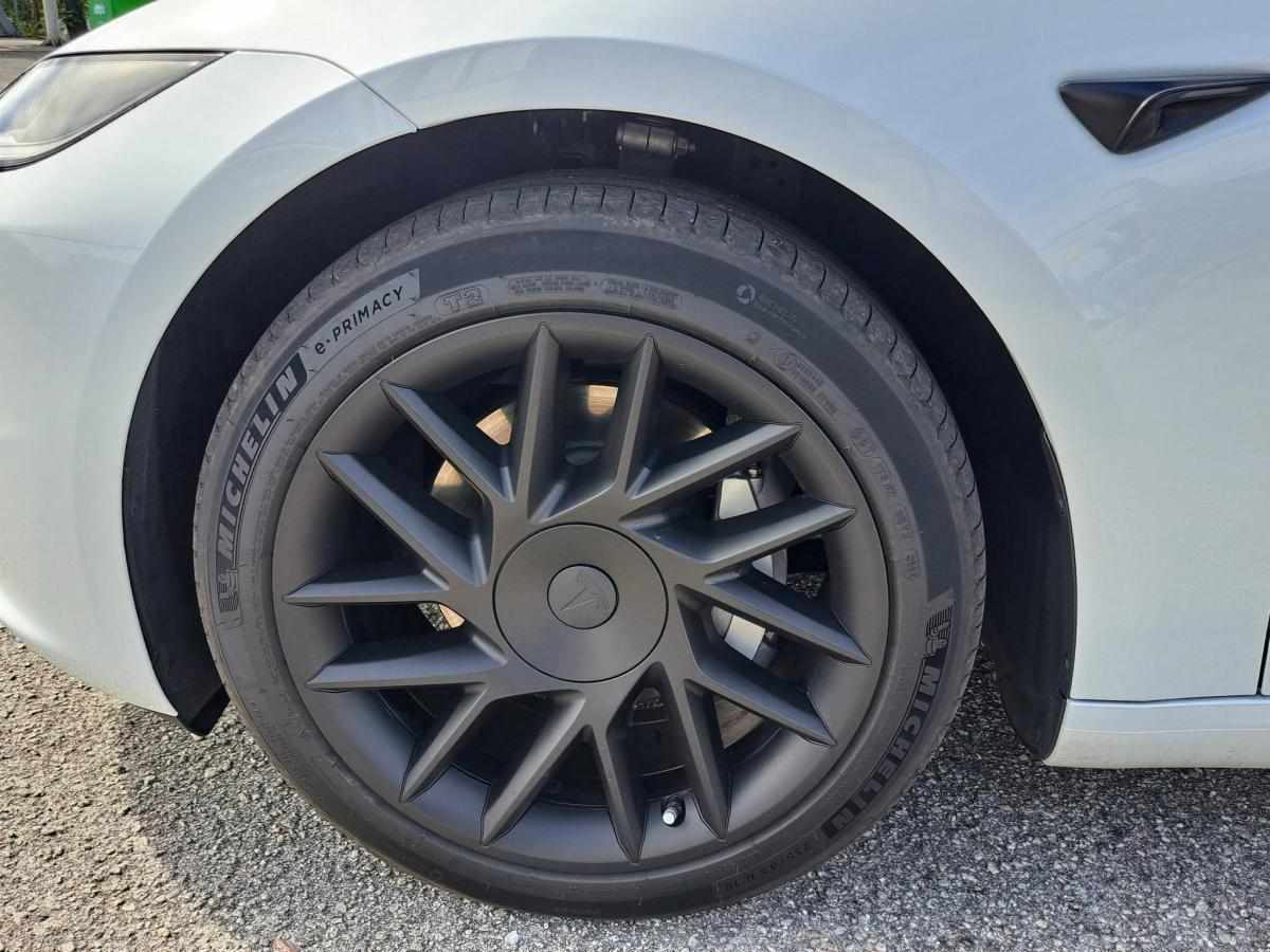 tesla-model-3-60-kwh-standard-range-2025-eletrico