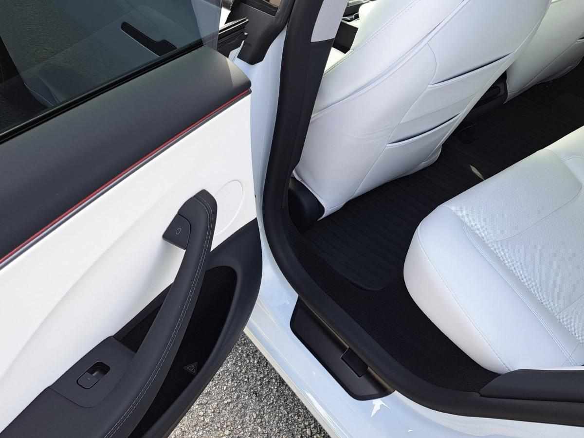 tesla-model-3-60-kwh-standard-range-2025-eletrico