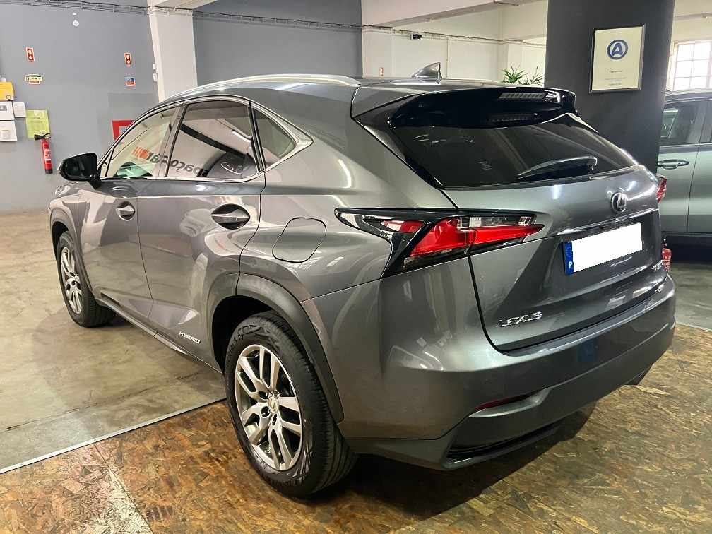lexus-nx-2015-hibrido-a-gasolina-2494cc