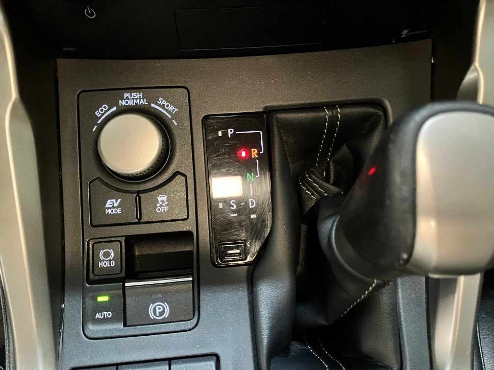lexus-nx-2015-hibrido-a-gasolina-2494cc