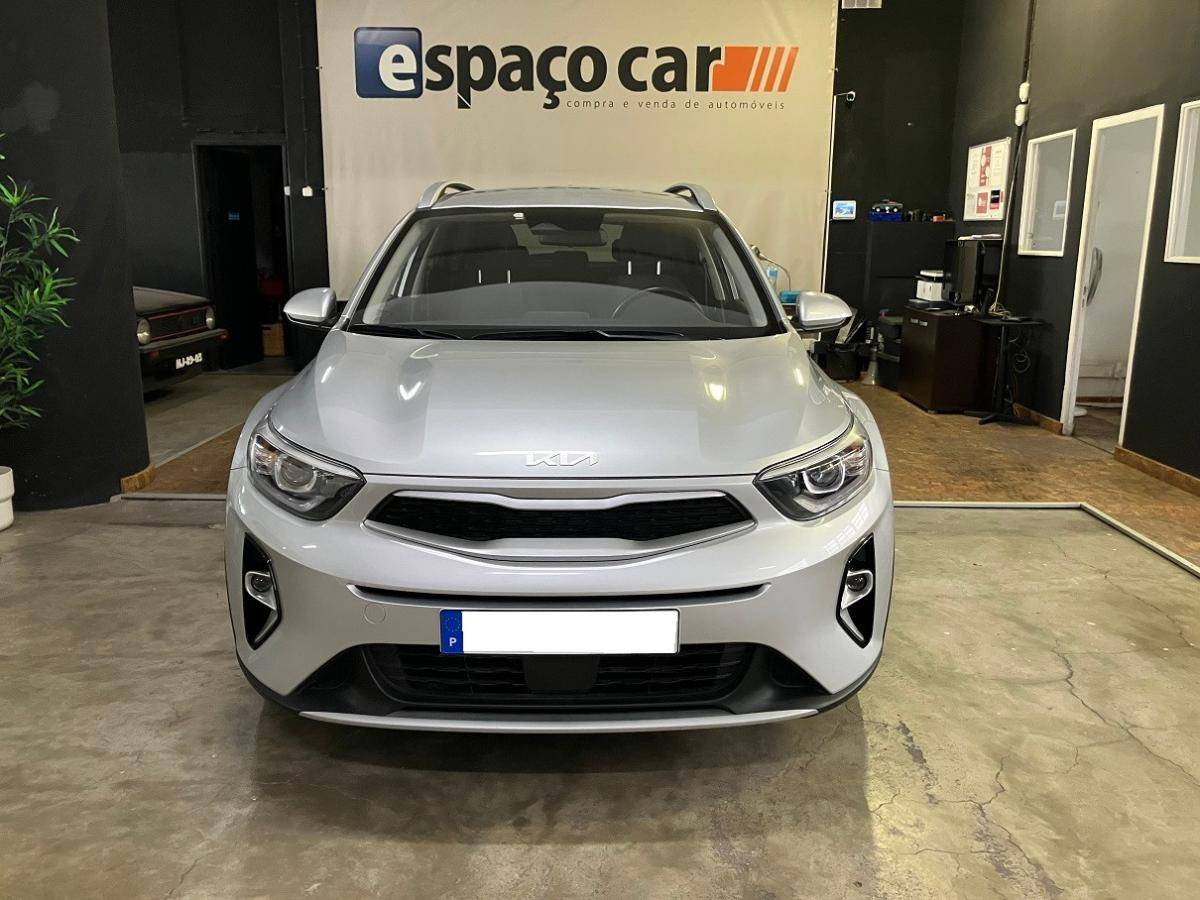 kia-stonic-2024-gasolina-1197cc