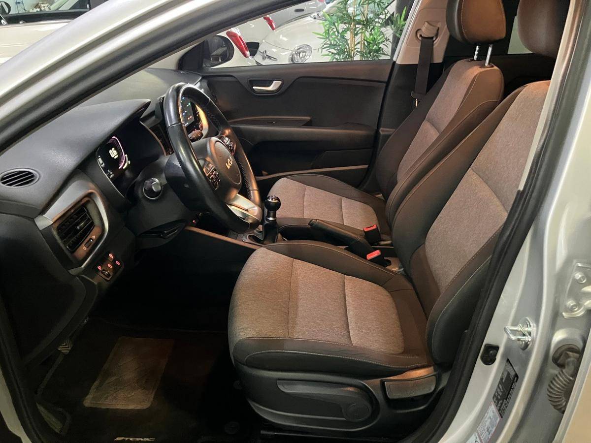 kia-stonic-2024-gasolina-1197cc