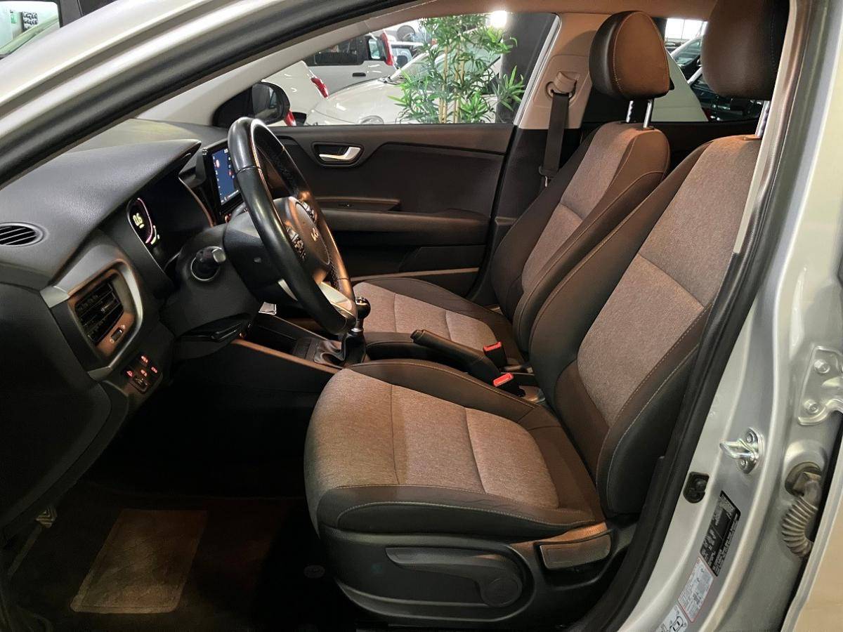 kia-stonic-2024-gasolina-1197cc