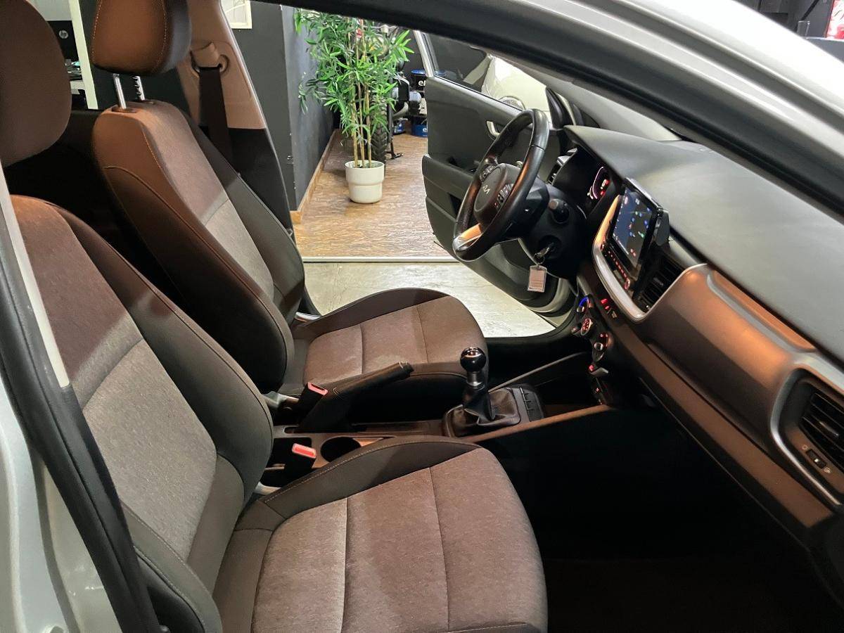 kia-stonic-2024-gasolina-1197cc