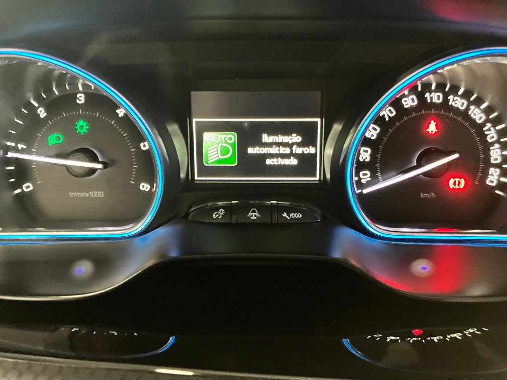 peugeot-2008-2014-diesel-1560cc