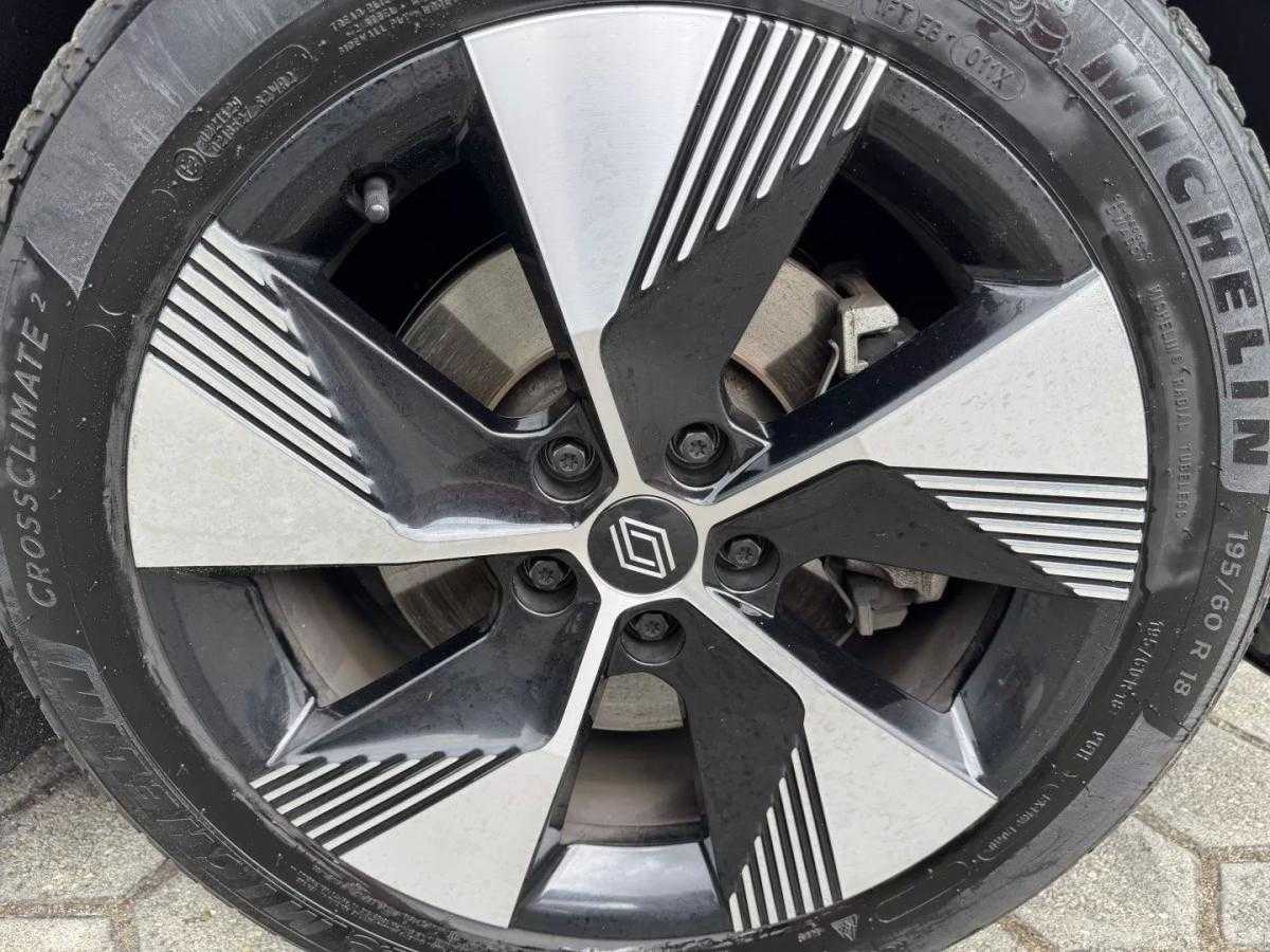 renault-megane-e-tech-2022-eletrico-200cc