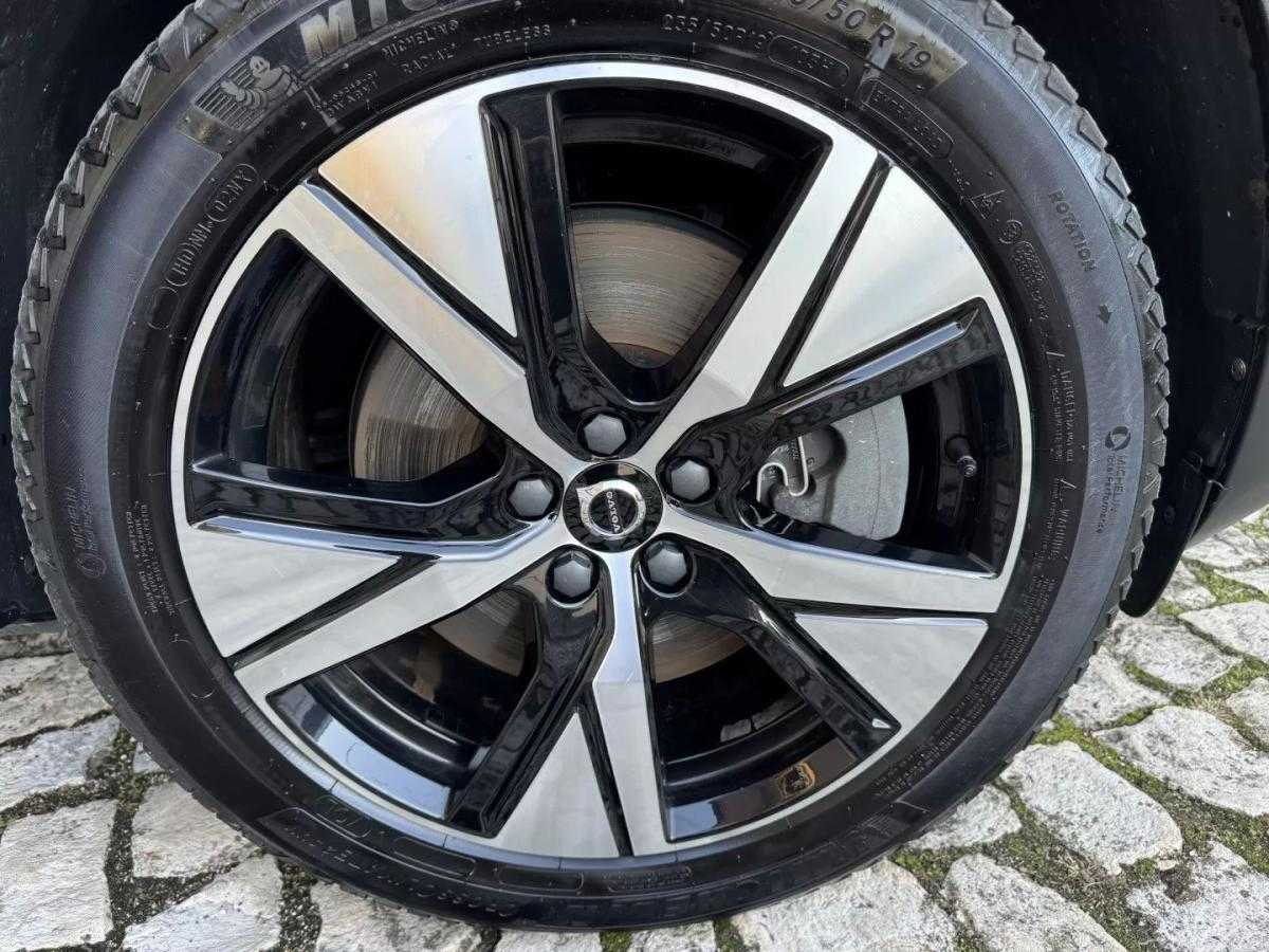 volvo-xc40-2021-eletrico-200cc