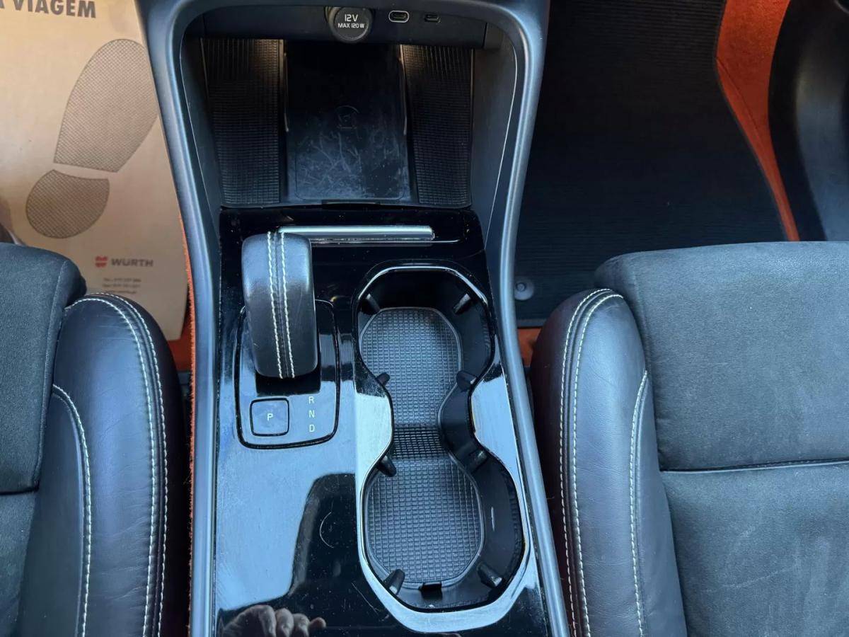 volvo-xc40-2021-eletrico-200cc