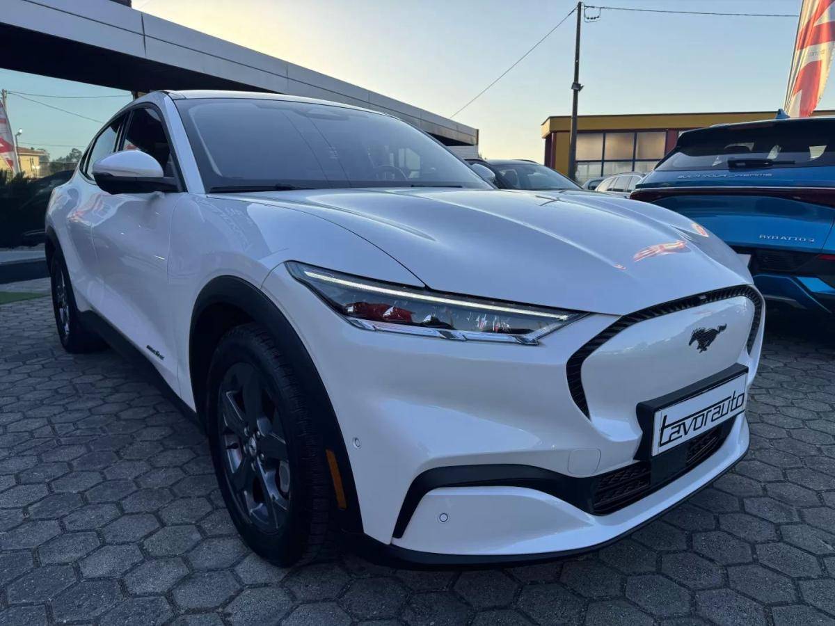 ford-mustang-mach-e-2021-eletrico-200cc