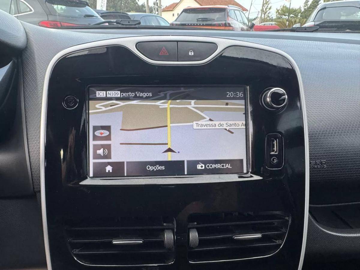 renault-clio-sport-tourer-2015-diesel-1461cc