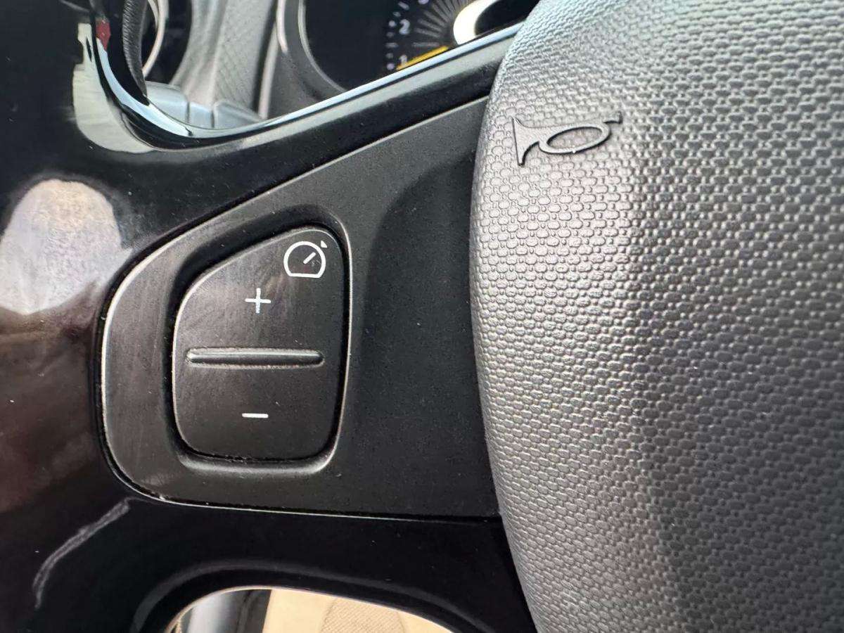 renault-clio-sport-tourer-2015-diesel-1461cc