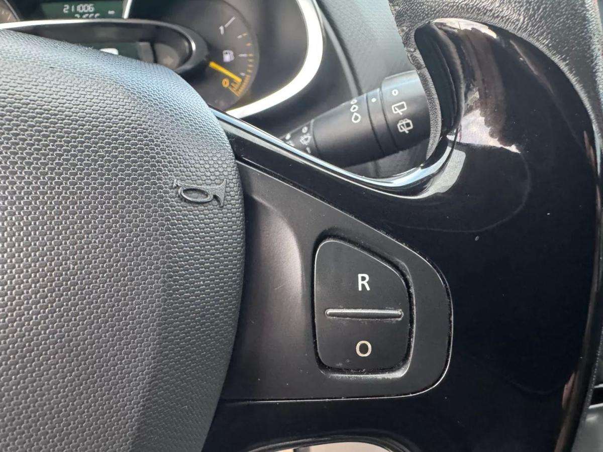 renault-clio-sport-tourer-2015-diesel-1461cc