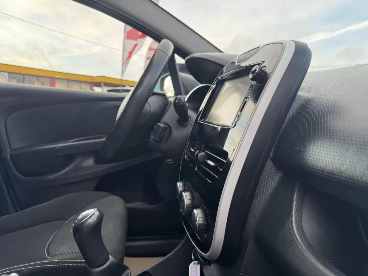 renault-clio-sport-tourer-2015-diesel-1461cc