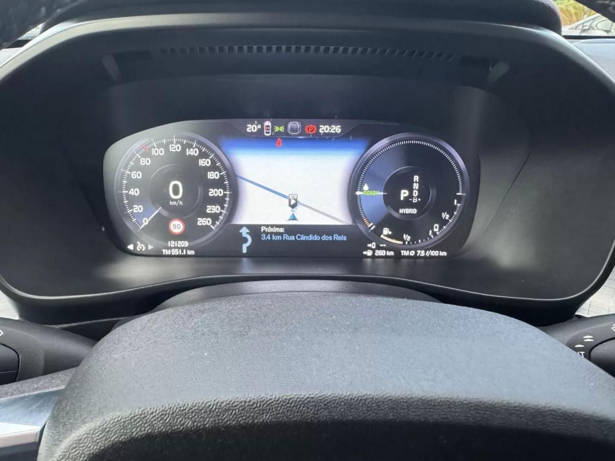 volvo-xc40-2021-hibrido-1477cc