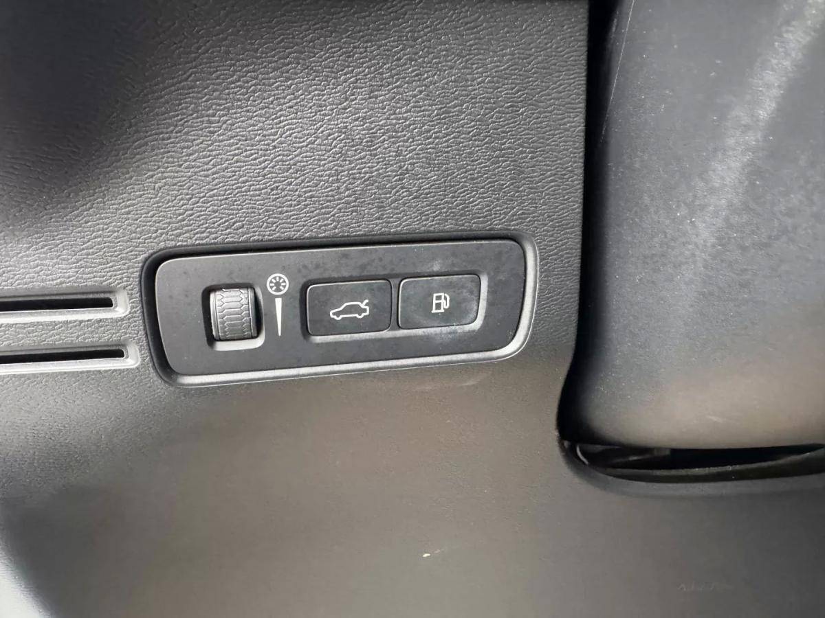 volvo-xc40-2021-hibrido-1477cc