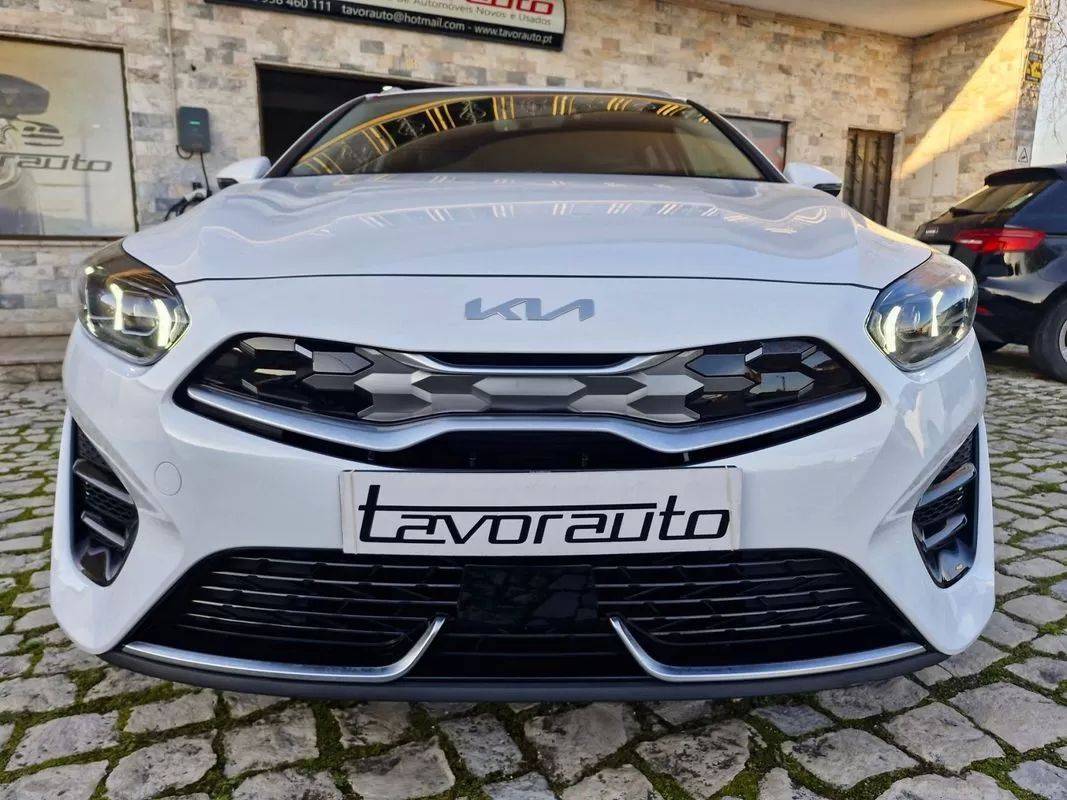 kia-ceed-sw-2023-hibrido-1580cc