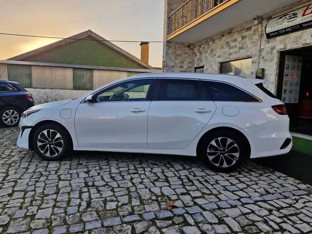 kia-ceed-sw-2023-hibrido-1580cc