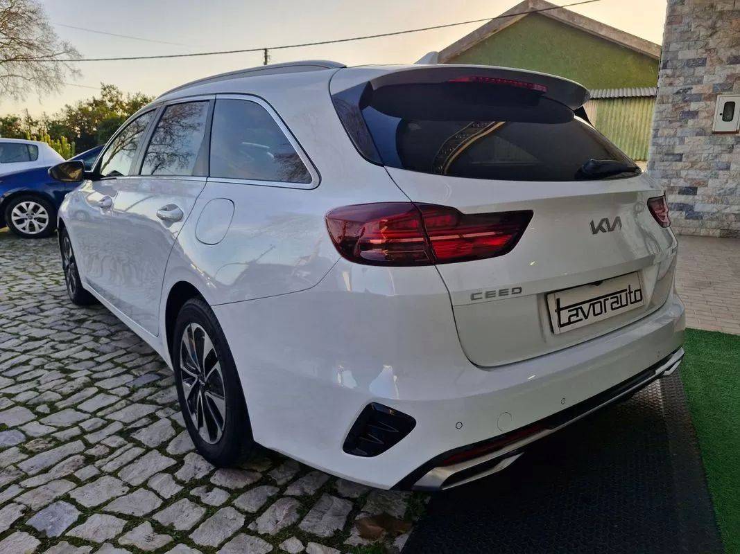 kia-ceed-sw-2023-hibrido-1580cc
