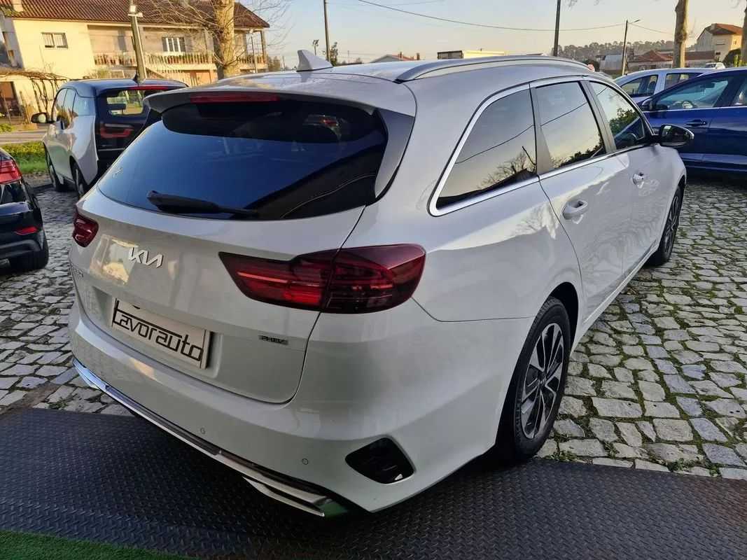 kia-ceed-sw-2023-hibrido-1580cc