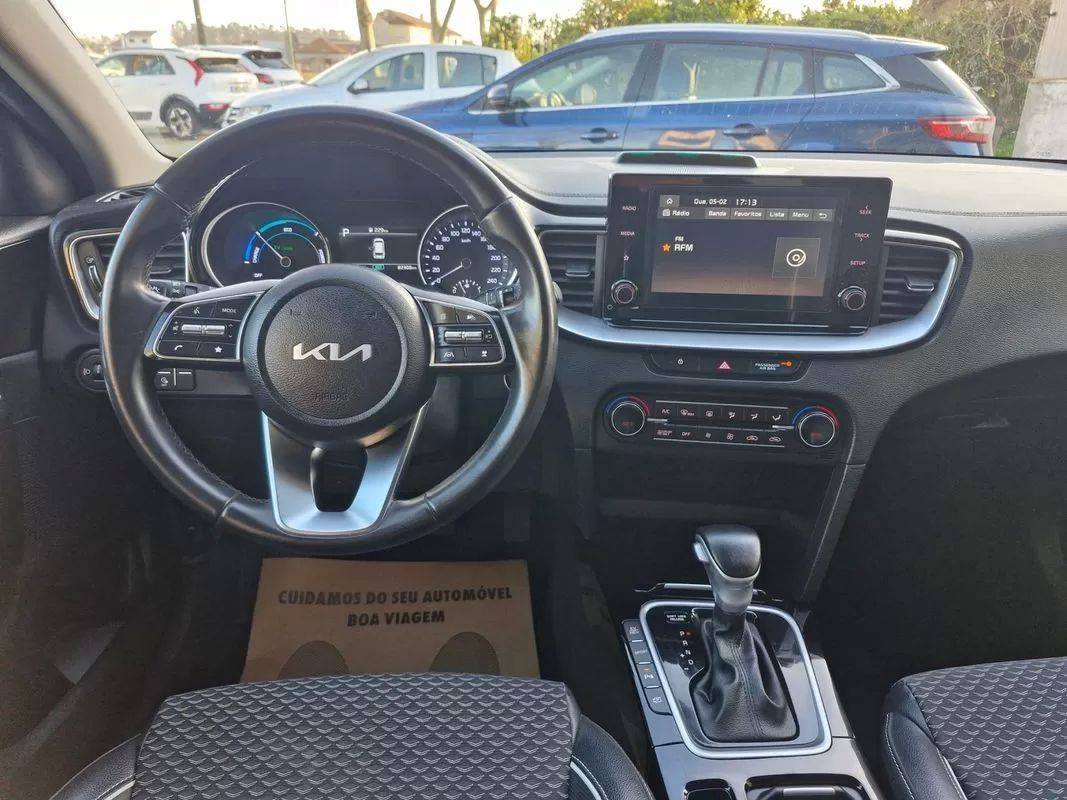 kia-ceed-sw-2023-hibrido-1580cc