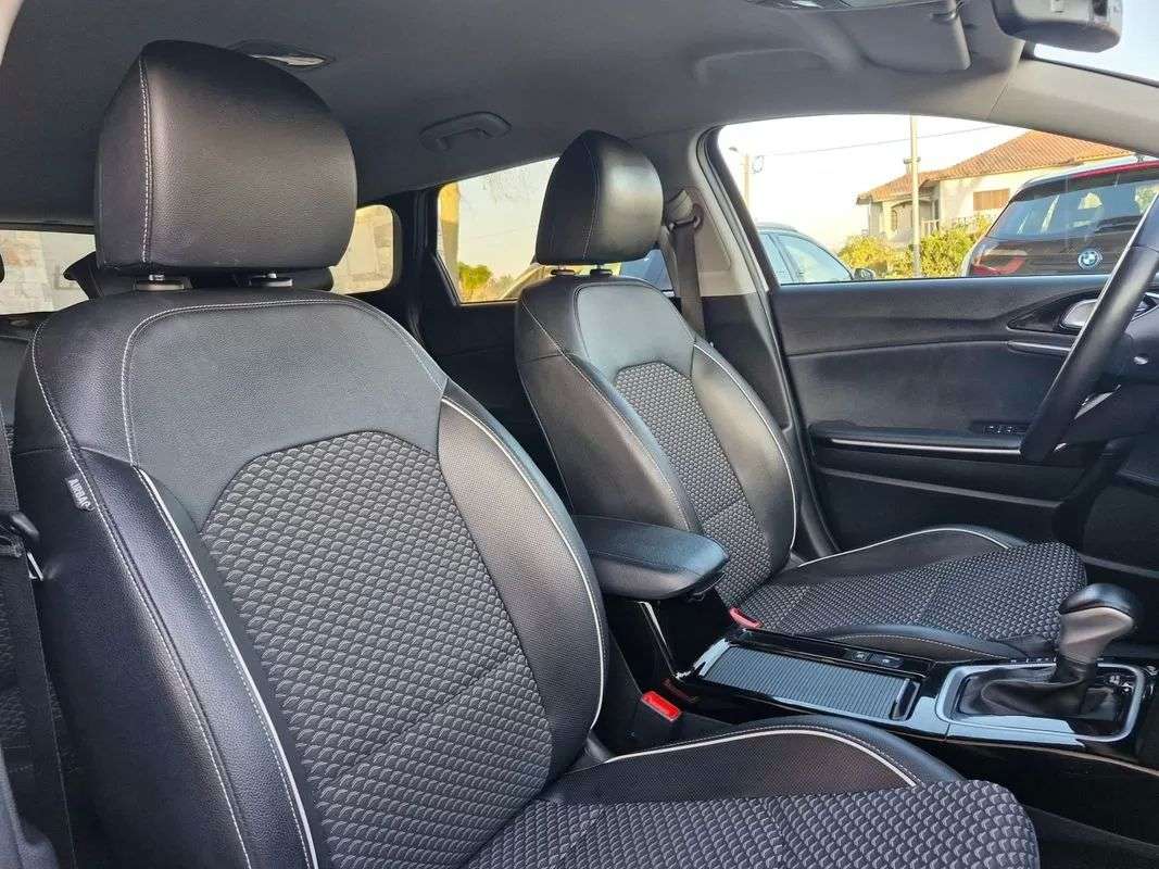 kia-ceed-sw-2023-hibrido-1580cc
