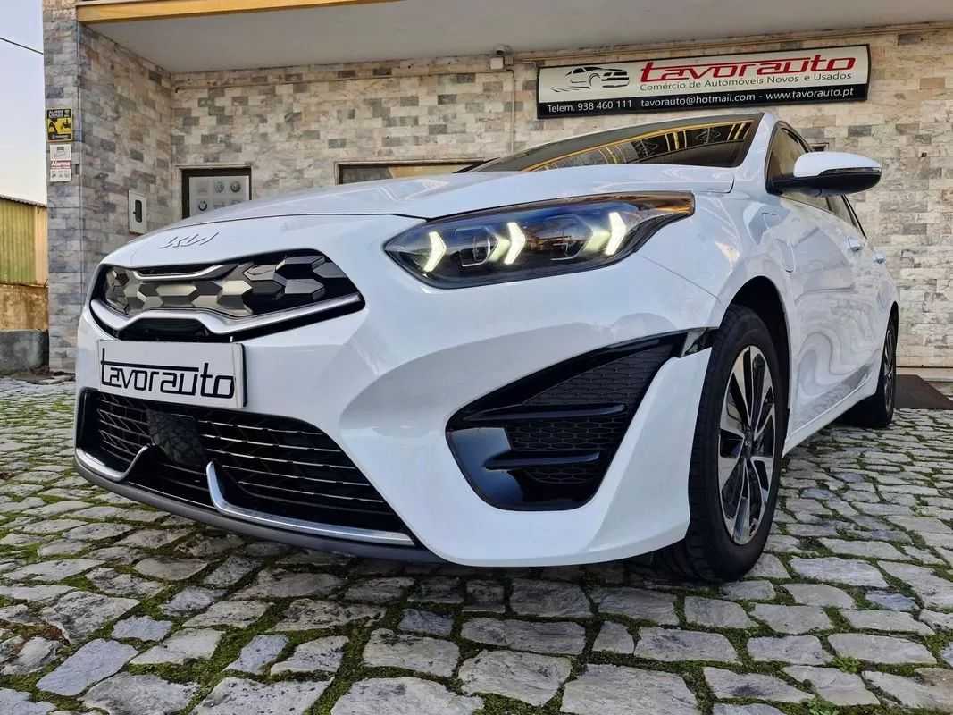 kia-ceed-sw-2023-hibrido-1580cc