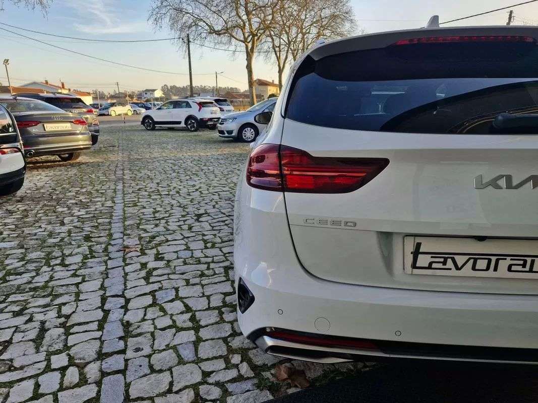 kia-ceed-sw-2023-hibrido-1580cc