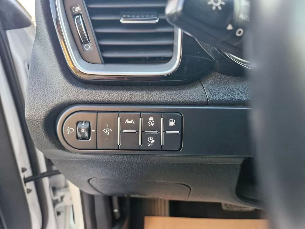 kia-ceed-sw-2023-hibrido-1580cc