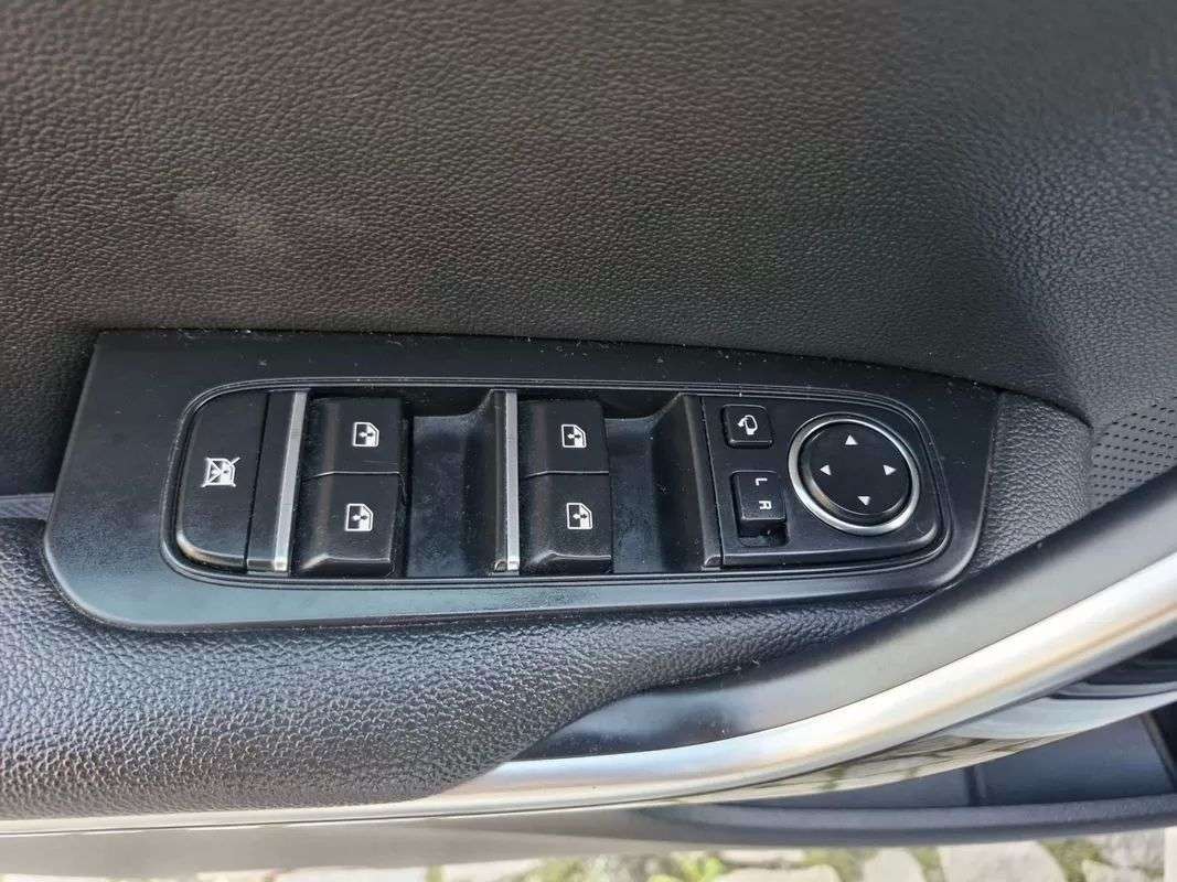 kia-ceed-sw-2023-hibrido-1580cc