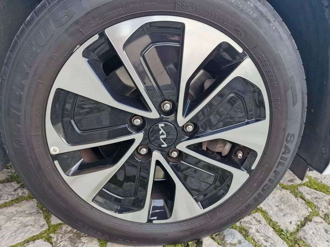 kia-ceed-sw-2023-hibrido-1580cc