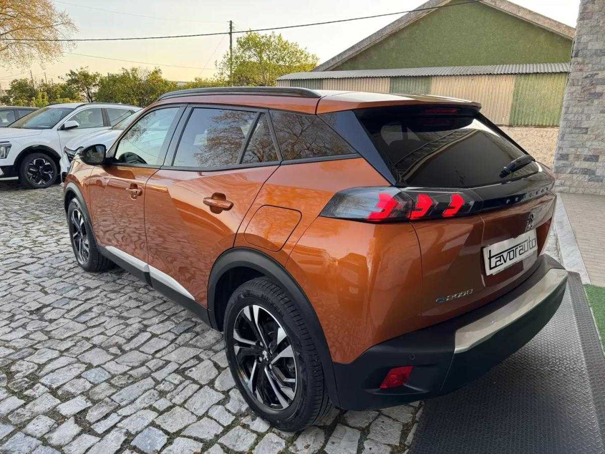 peugeot-e-2008-2022-eletrico-200cc