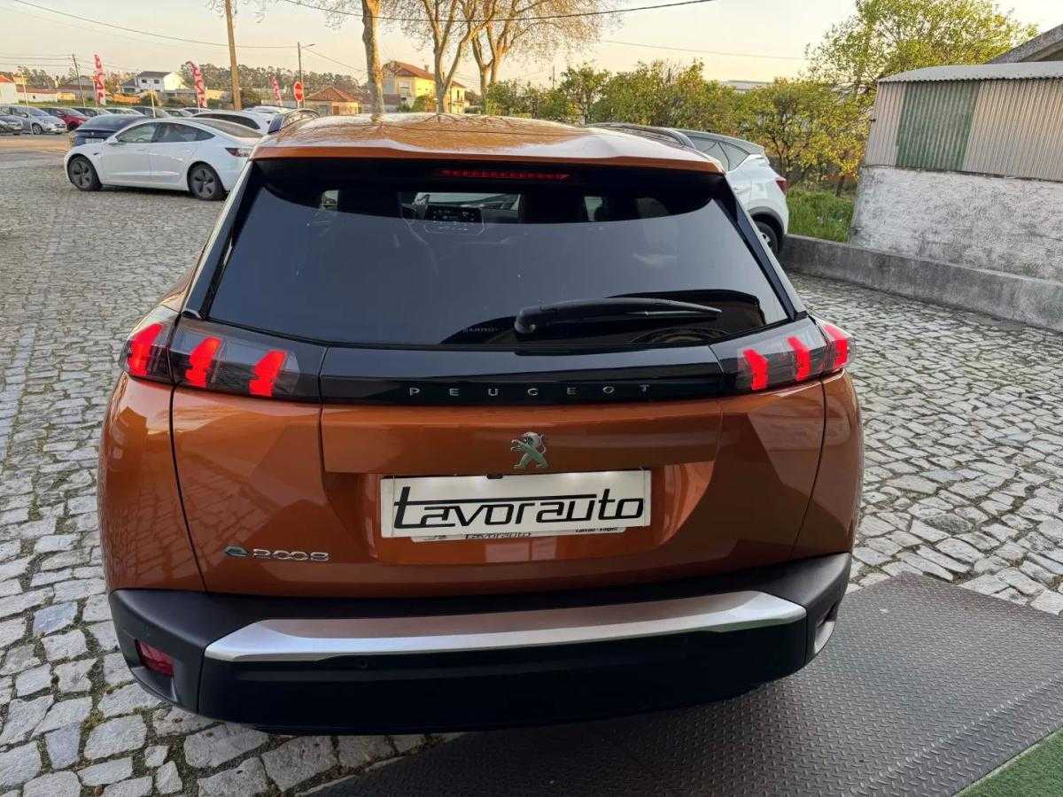 peugeot-e-2008-2022-eletrico-200cc