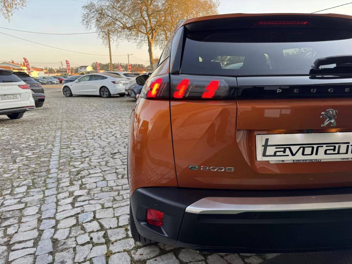 peugeot-e-2008-2022-eletrico-200cc