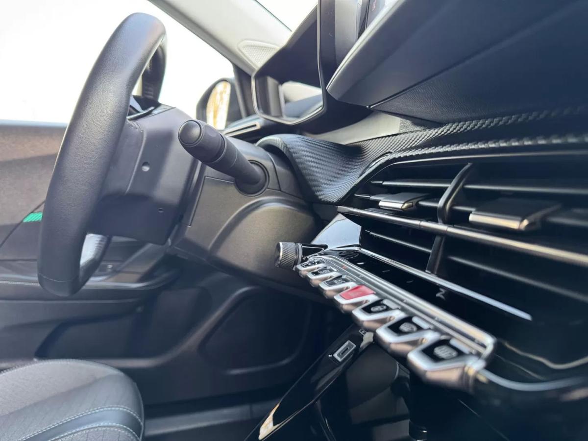 peugeot-e-2008-2022-eletrico-200cc