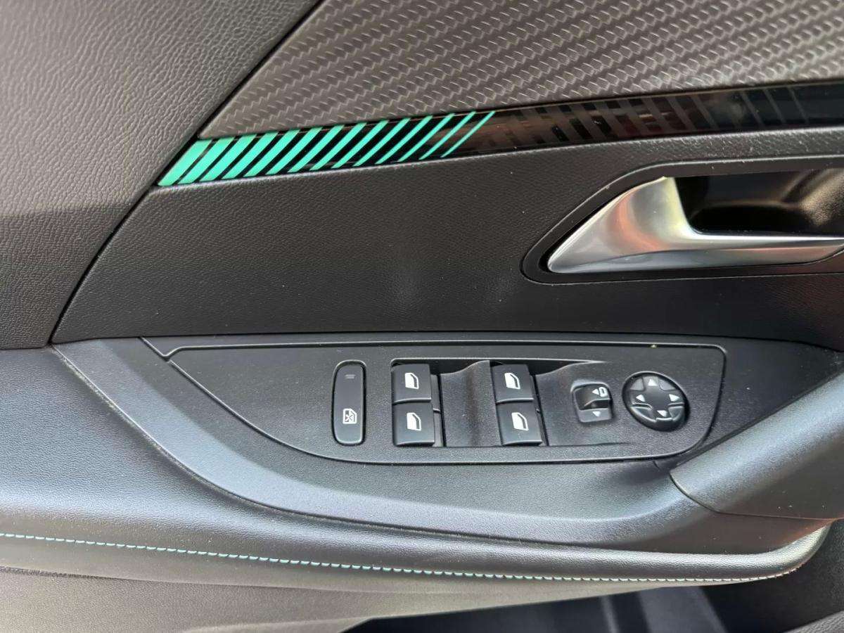 peugeot-e-2008-2022-eletrico-200cc