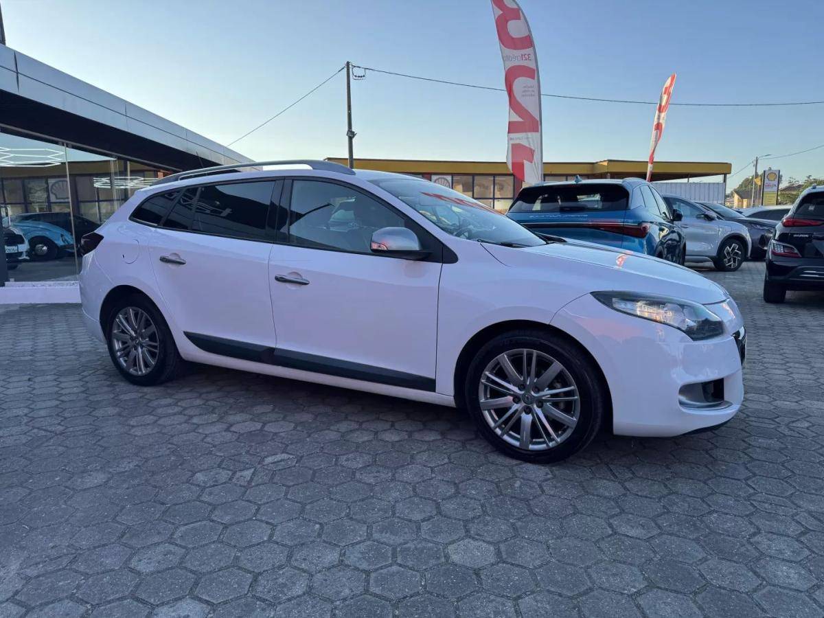 renault-megane-sport-tourer-2011-diesel-1461cc