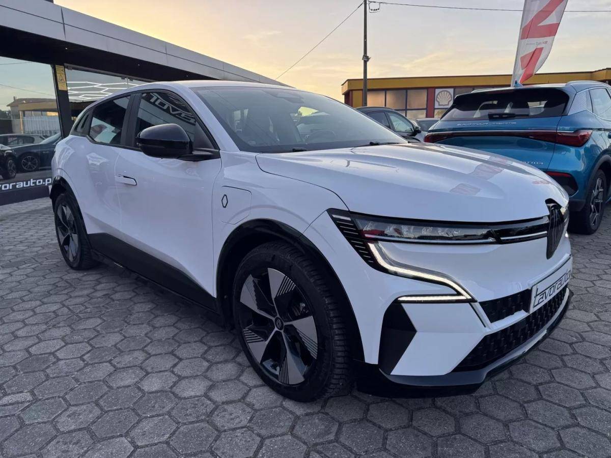 renault-megane-e-tech-2022-eletrico-200cc