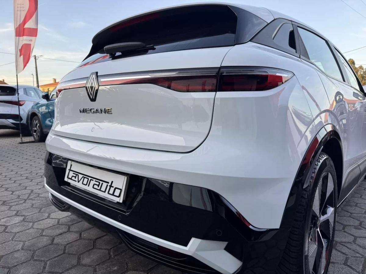 renault-megane-e-tech-2022-eletrico-200cc