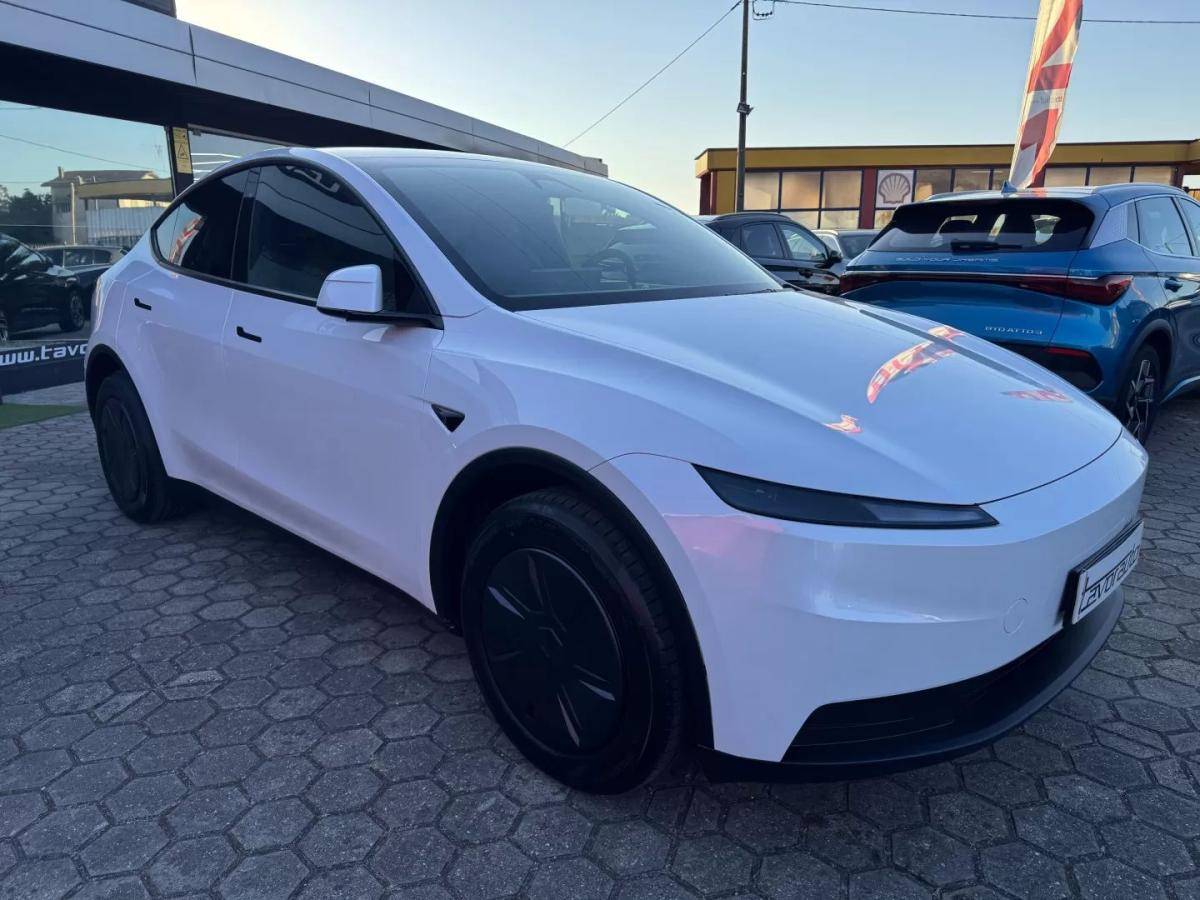tesla-model-y-2026-eletrico-200cc