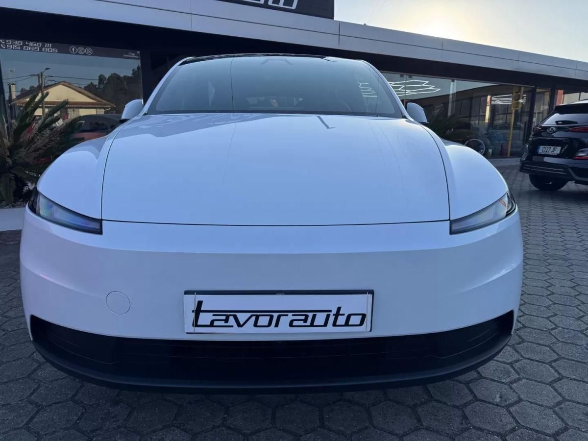 tesla-model-y-2026-eletrico-200cc