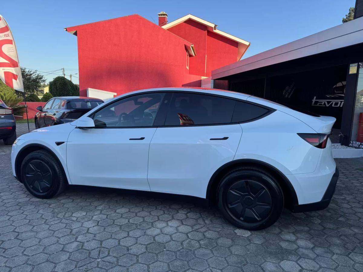 tesla-model-y-2026-eletrico-200cc